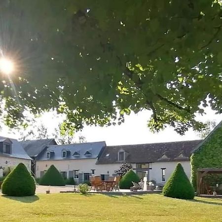 Domaine De La Limetiere Hotel Neuvy-le-Roi Buitenkant foto