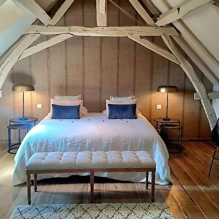 Domaine De La Limetiere Hotel Neuvy-le-Roi Buitenkant foto
