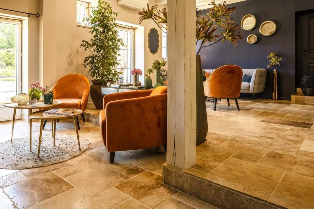 Domaine De La Limetiere Hotel Neuvy-le-Roi Buitenkant foto