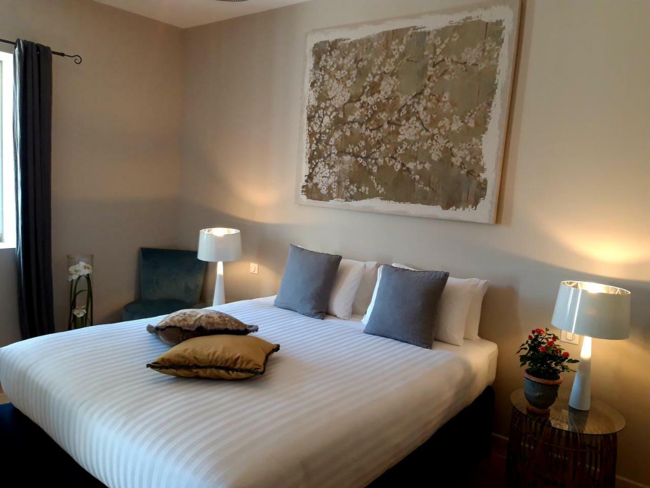 Domaine De La Limetiere Hotel Neuvy-le-Roi Buitenkant foto